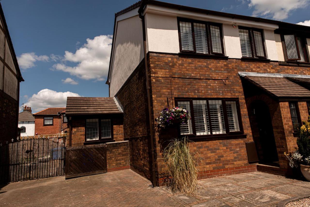 Inviting 3-Bed House In Manchester Exterior foto