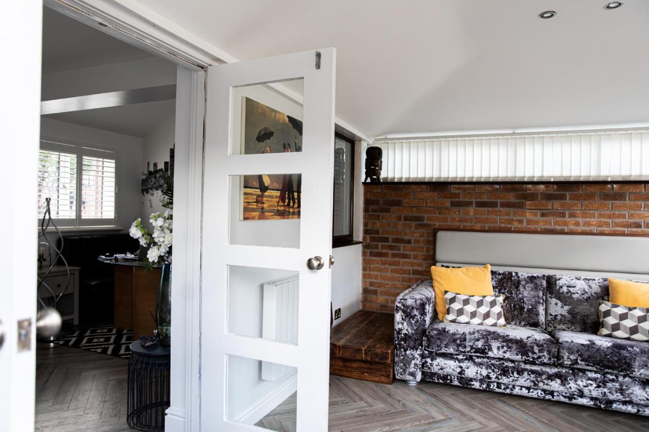 Inviting 3-Bed House In Manchester Exterior foto